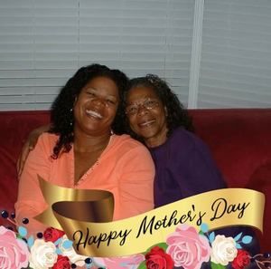 Meet your Posher, Dee